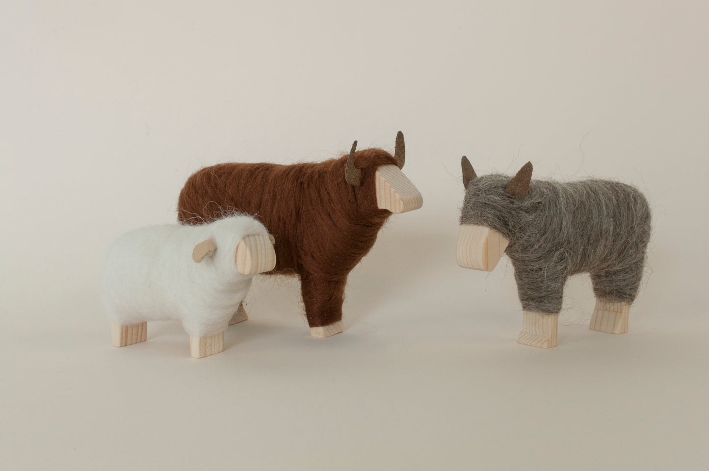 Nativity scene animal set
